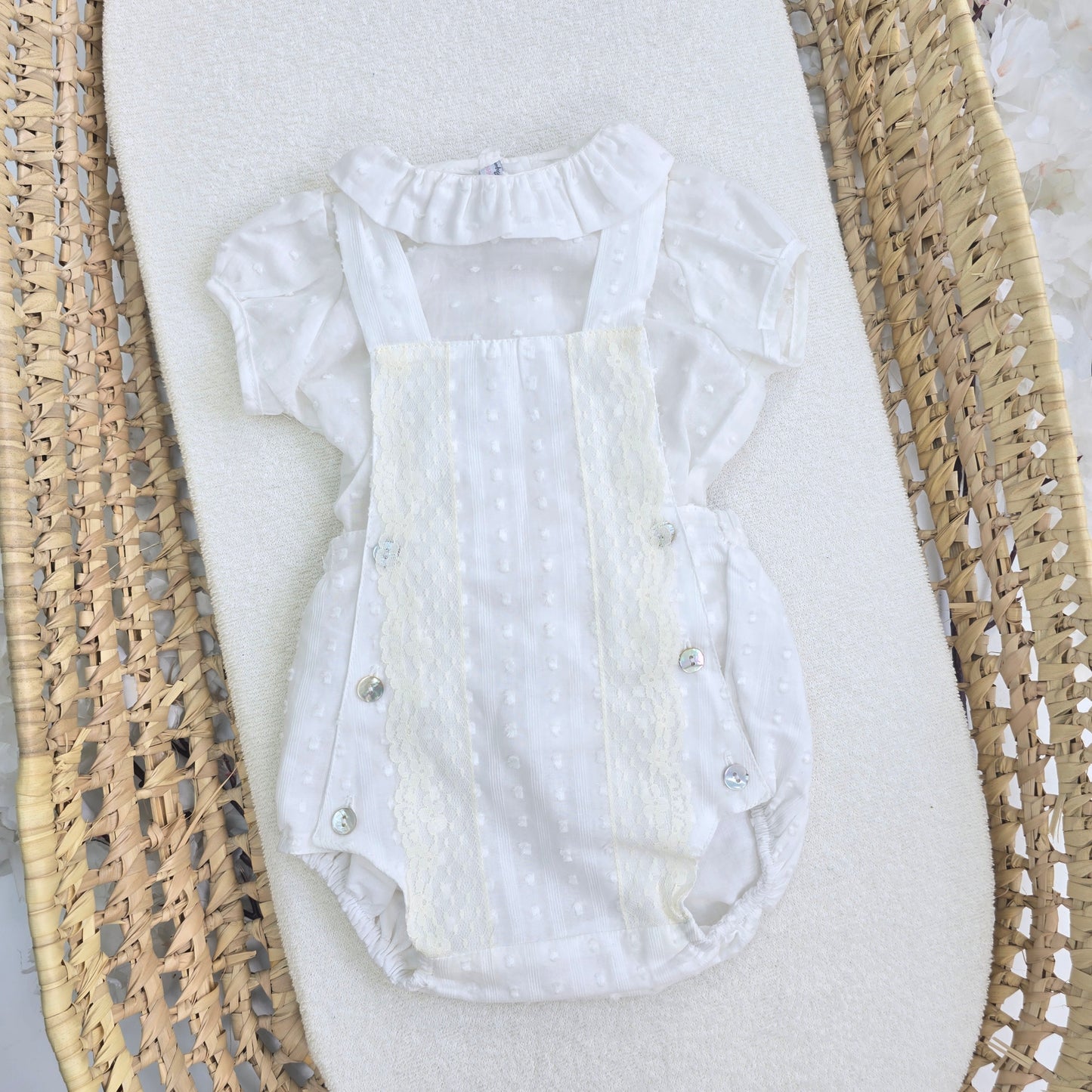 Conjunto blanco con encajes 24283